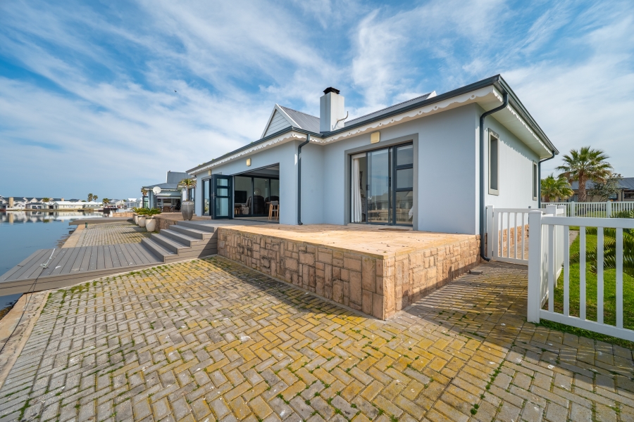 5 Bedroom Property for Sale in Marina Martinique Eastern Cape